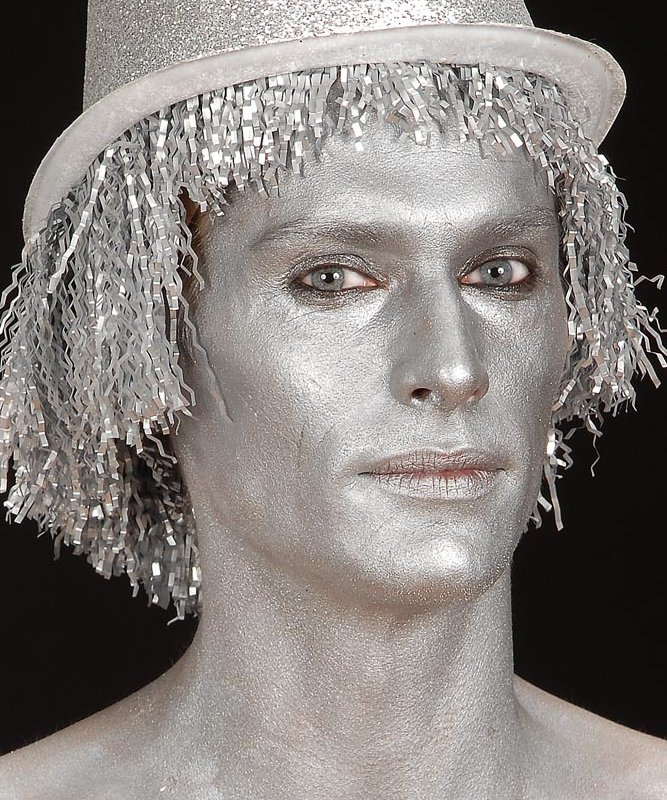 Maquillage peau argent