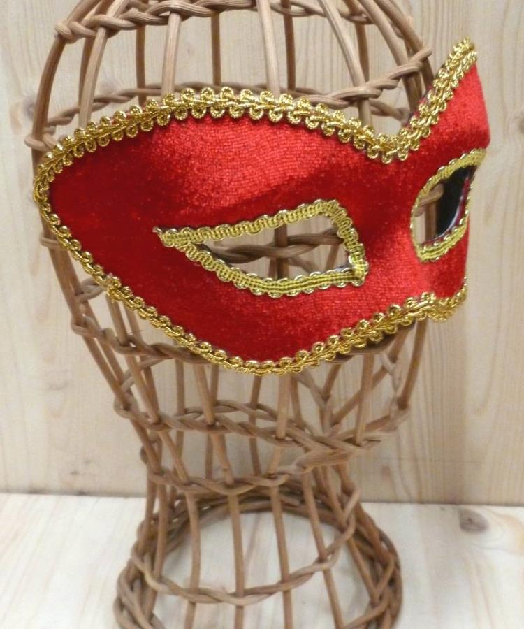 Masque-lunettes-rouge-2
