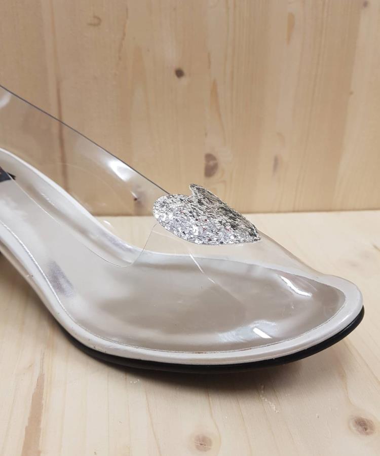 Chaussures-de-verre-fille-1